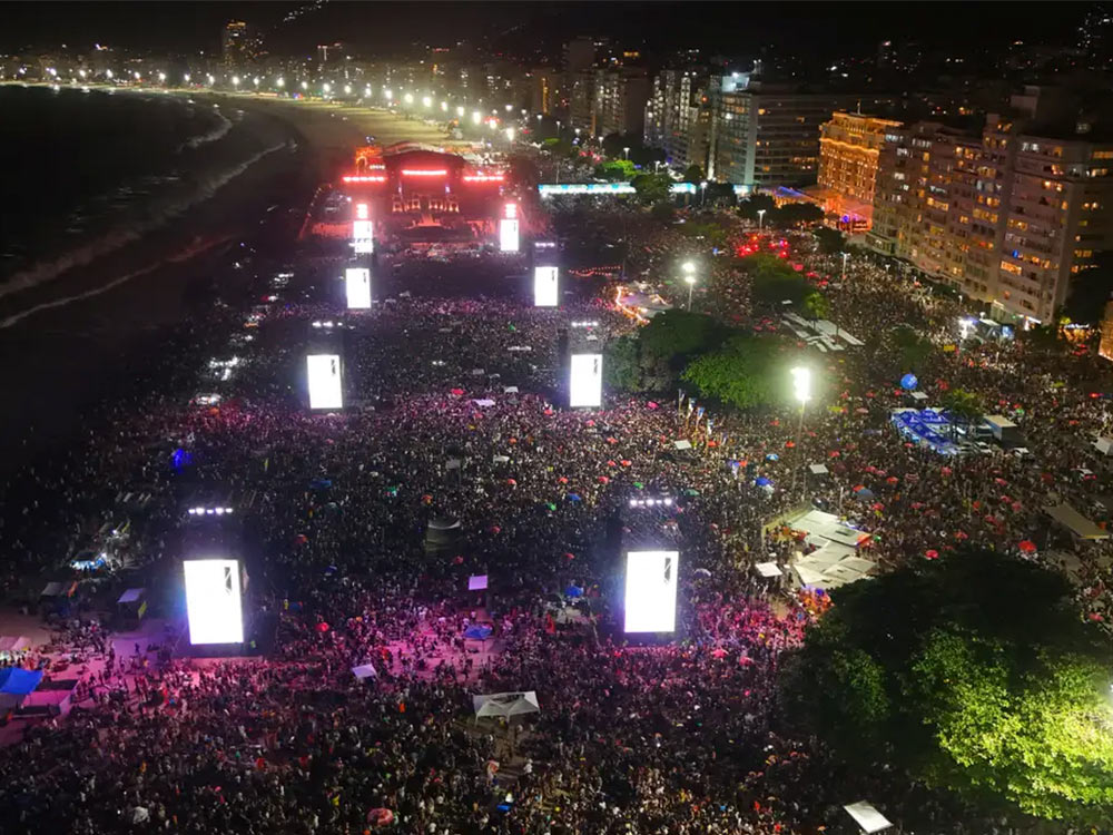 LADY GAGA COPACABANA